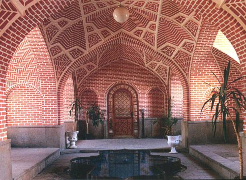 آموزه‌های معماری ایرانی و ساختمان‌سازی‌ مسکونی از دوره قاجاریه تا امروز